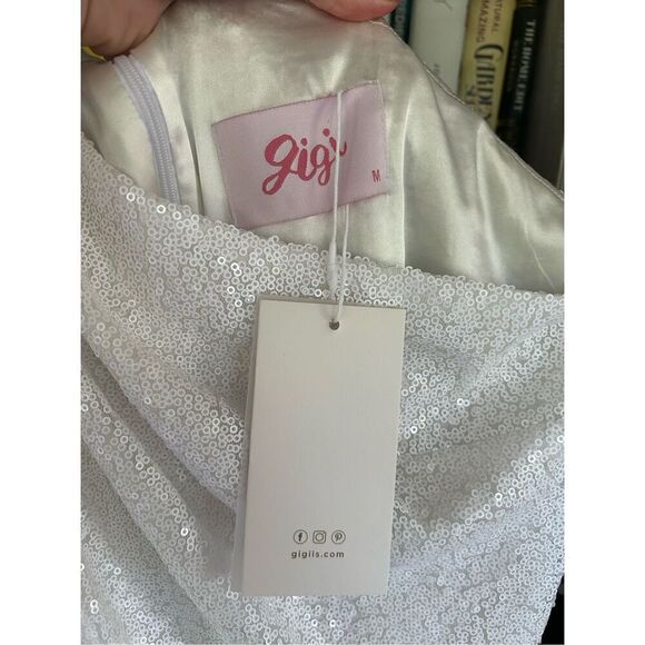 NWT Gigii’s Snowy Sequin Dress In White Size Medium MSRP $461 - Picture 7 of 10